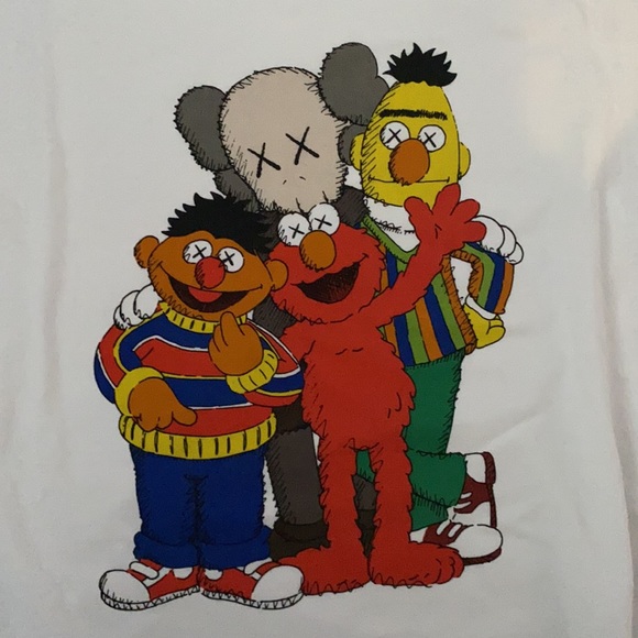 KAWS x Uniqlo x Sesame Street Group Tee White - Picture 4 of 4